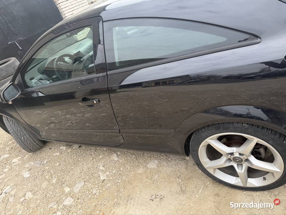 Astra GTC 16 benzyna