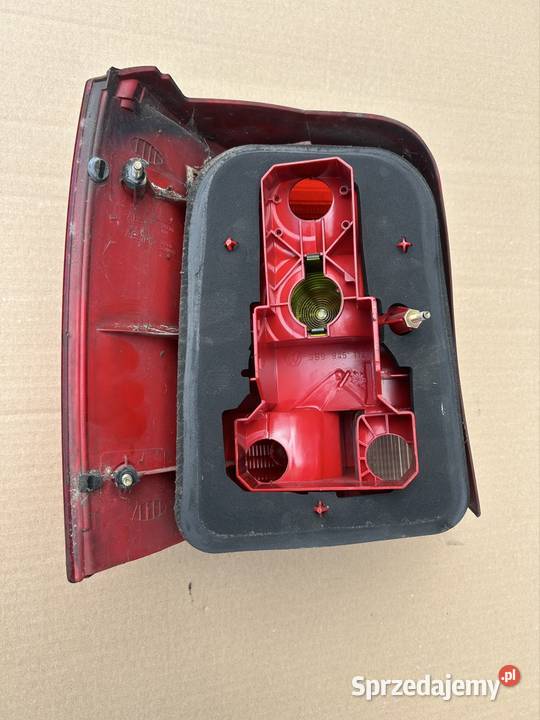 Lampa prawy tył Passat b5 kombi 3b9945112 osobowe kujawsko-pomorskie Bydgoszcz