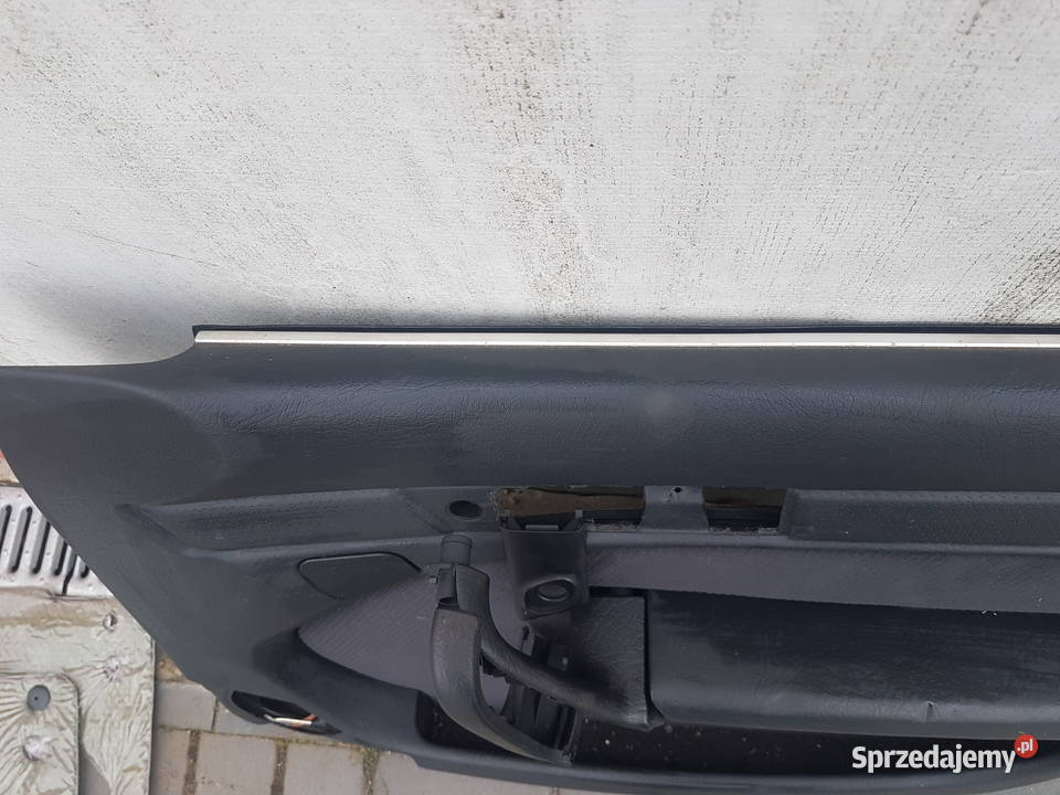 AUDI 100 C4 TAPICERKA DRZWI PRAWA PRZOD BOCZEK Turek sprzedam