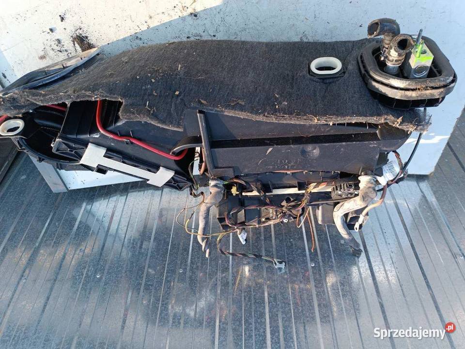 NAGRZEWNICA MERCEDES W212 LIFT A2128304560