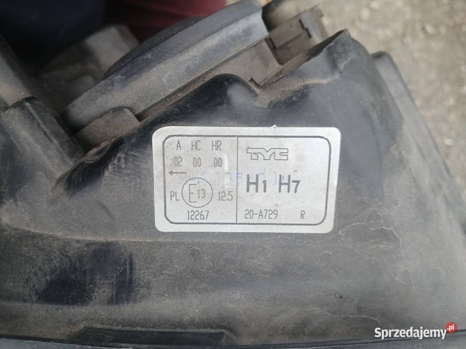 Lampa prawa przód przednia Volkswagen Polo 4 9N Radłów