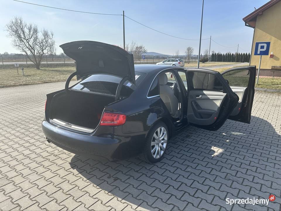 Audi A4 2011 benzyna 211 Koni sedan xenon i led Brzezinki