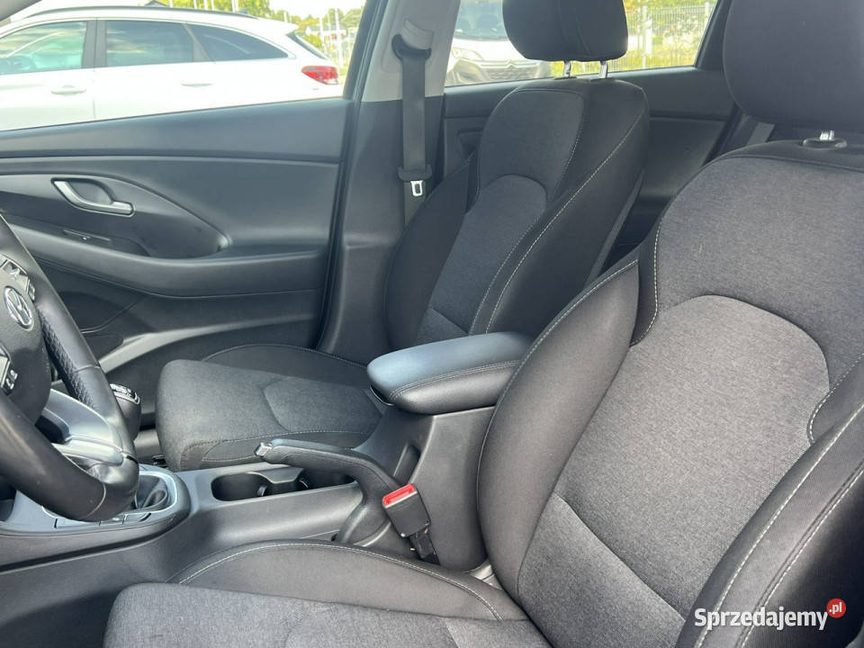 Hyundai i30 15DPI 110 Smart Salon Polska światła do jazdy dziennej Piotrków Trybunalski sprzedam