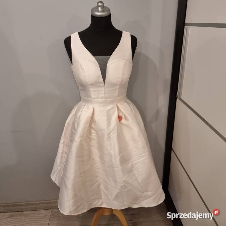 Rozkloszowana sukienka wieczorowa Chi Chi London Kraków