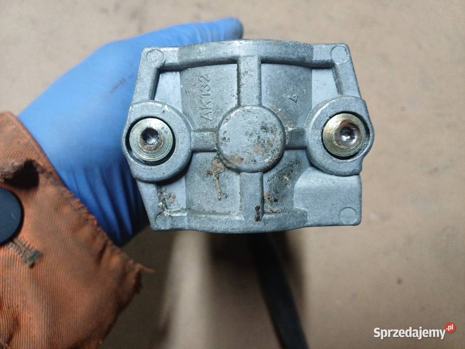 Stacyjka Fiat 126p 125p FSO Polonez Wysyłka osobowe łódzkie Łowicz