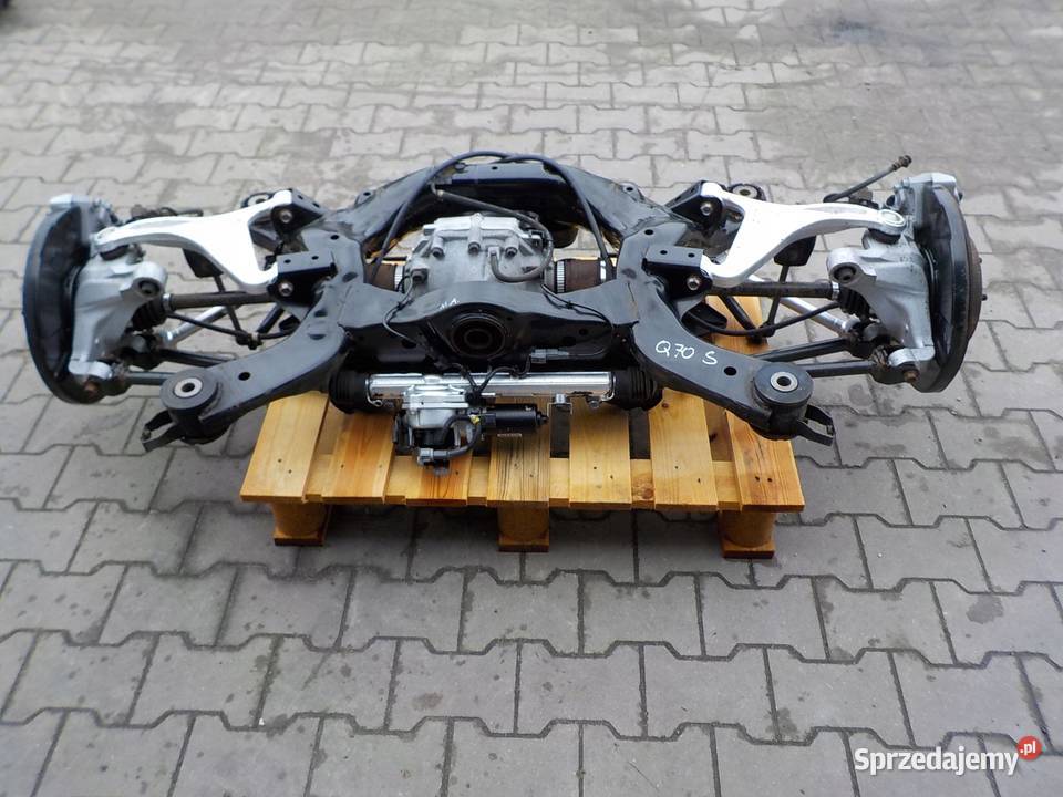 MAGLOWNICA TYŁ OŚ SKRĘTNA INFINITI Q70S