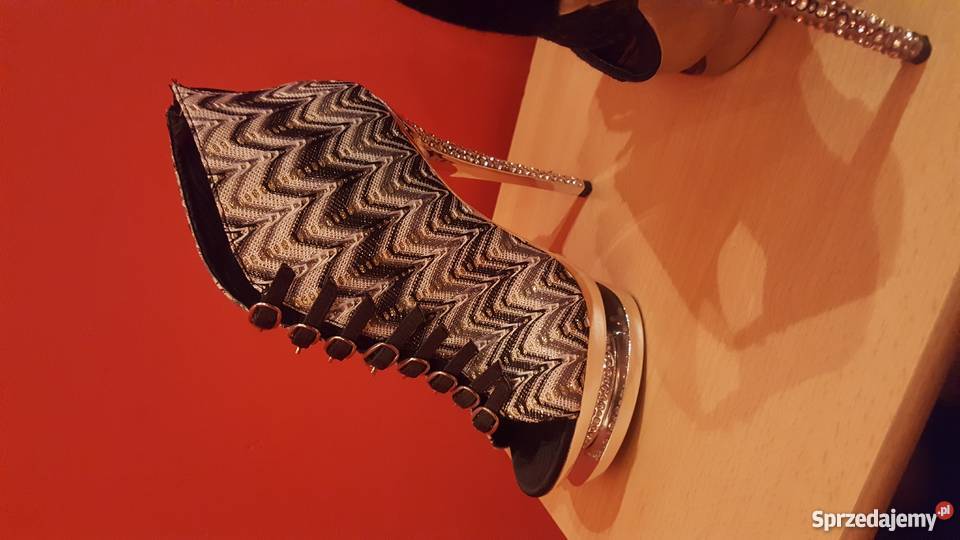 Szpilki biało czarne szpilka i platforma szary/srebrny Czółenka wielkopolskie Gniezno