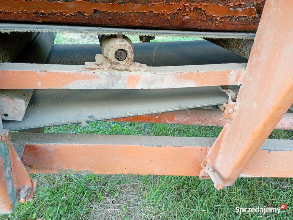 Rozsiewacz Piast RCW do wapnapiasku nawozów