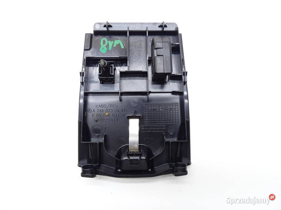 GNIAZDO USB AUX A2468230411 MERCEDES W246 W242