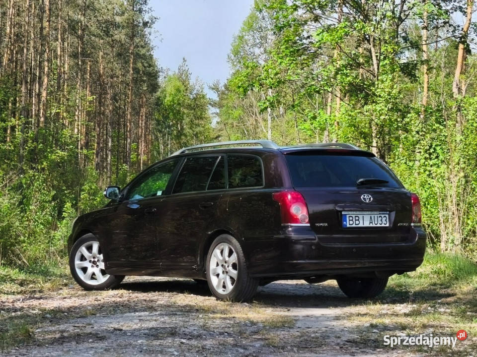 Toyota Avensis 2008r 20 Benzyna 147 Klima Skóry aluminiowe felgi Avensis sprzedam