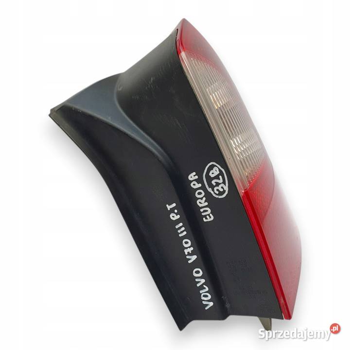 LAMPA PRAWA Volvo V70 III XC70 20072013 tylna