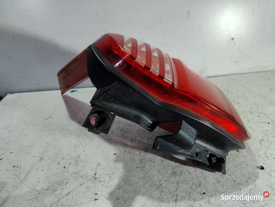 LAMPA PRAWAY TYLNA TYŁ PEUGEOT 5008 I LIFT wielkopolskie