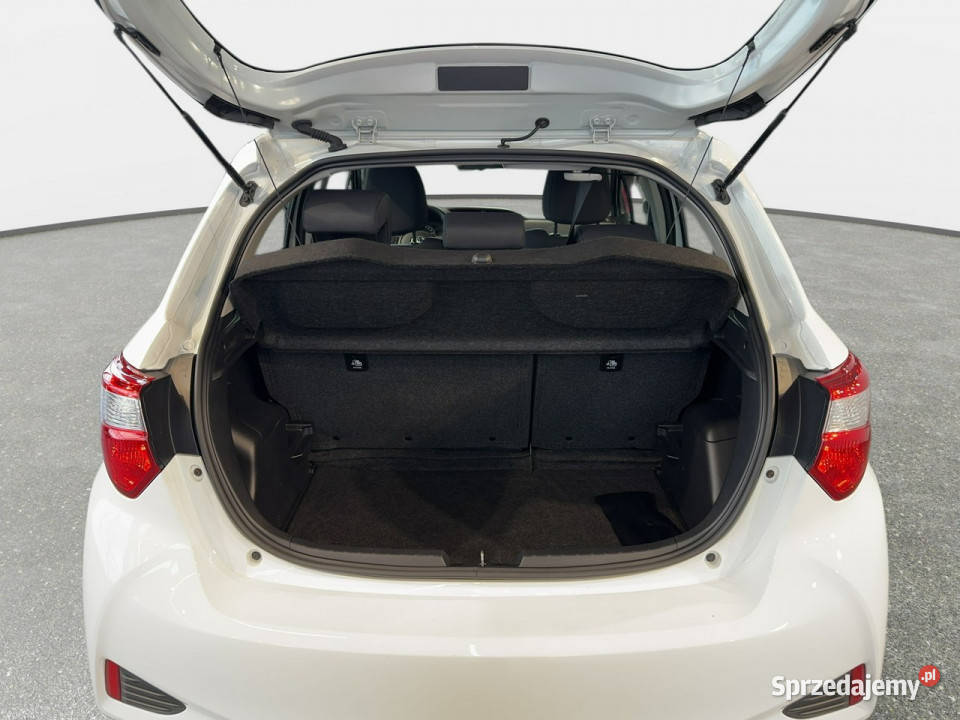 Toyota Yaris VAT 23 15 hybrid 100 eCVT 2017 r małopolskie Myślenice