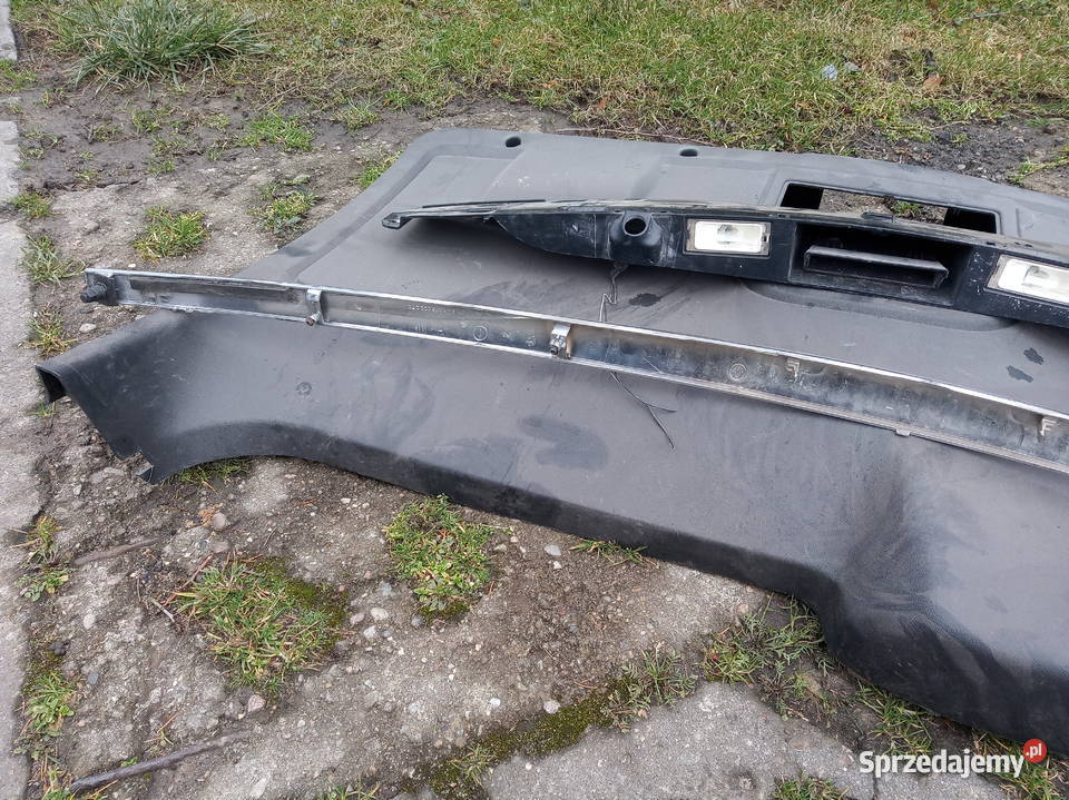 Listwy chromowane chrysler town country Rok produkcji 2016 Sławno