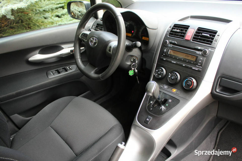 Toyota Auris Benzyna 134 Automat Zarejestrowana 4/5 Lubań