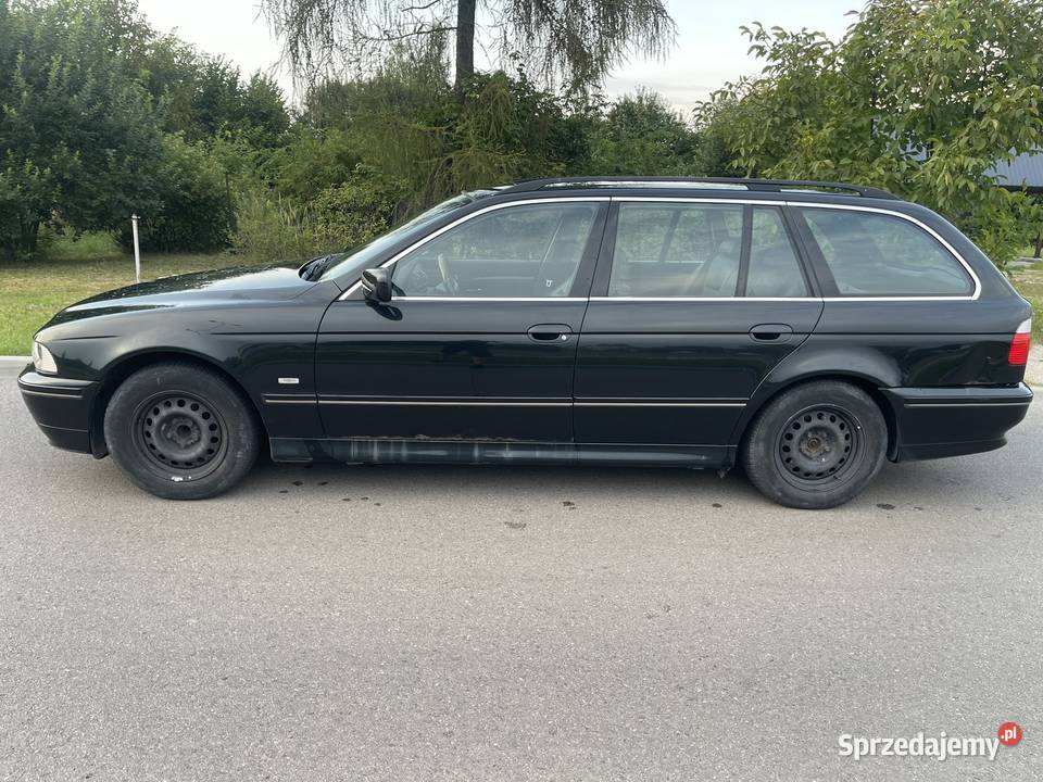 BMW e39 520i 2001 20benzyna 170 330 Rok produkcji 2001 Rzeszów sprzedam
