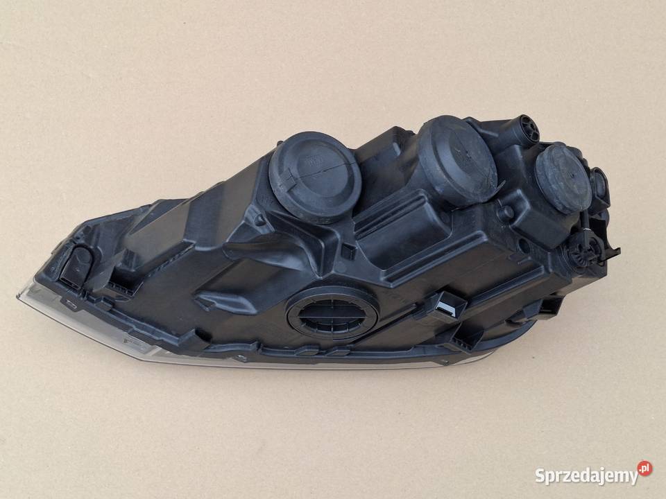 VW POLO VI 6 2G REFLEKTOR PRAWY LAMPA PRAWA H7 Bieleń sprzedam