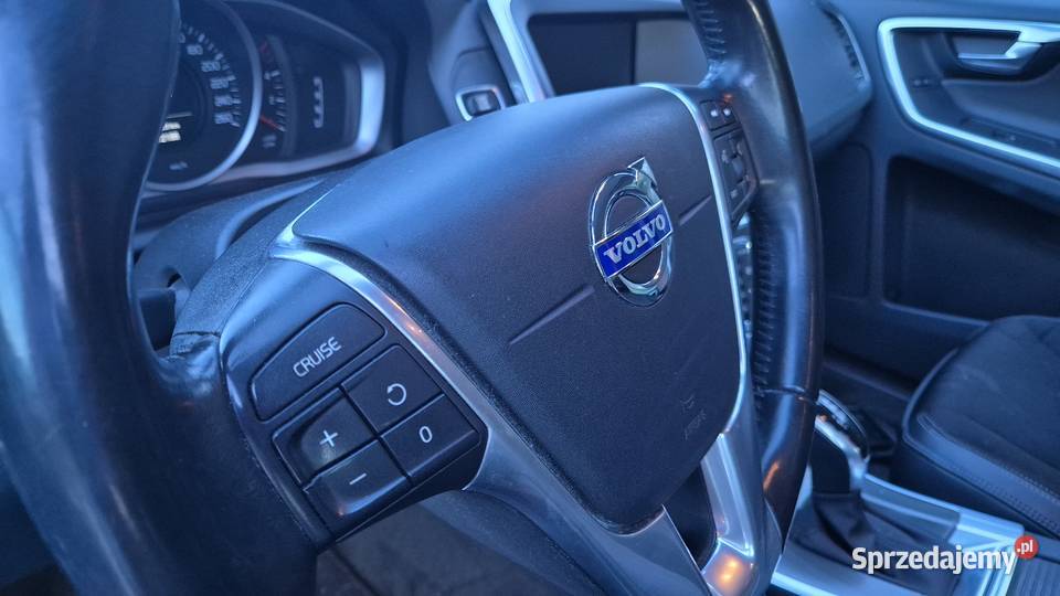 VOLVO XC60 20 181 ZAREJESTROWANY SERWISIE centralny zamek Motoryzacja Rzeszów