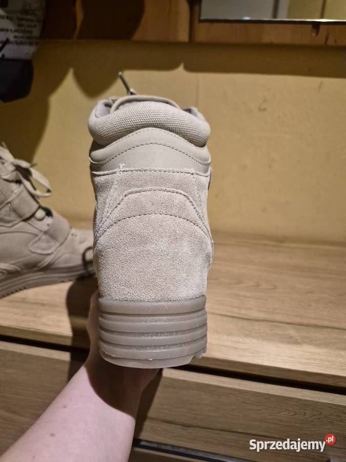 Botki sportowe z wewnętrznymi koturnami Obuwie opolskie Opole