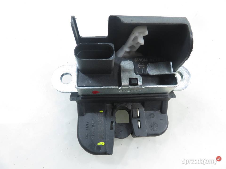 ZAMEK KLAPY VW TIGUAN 5N 5M0827505E