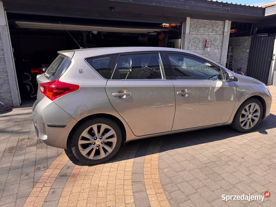 Toyota Auris hybryda 2013 Sierakowo sprzedam