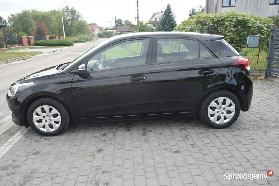 Hyundai i20 12B Klima Grzane Fotele i Kierownica garażowany sprzedam