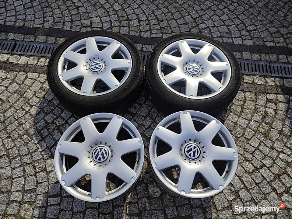 VW beetle cabrio V5 oryginalne alufelgi 17 Czarna Woda