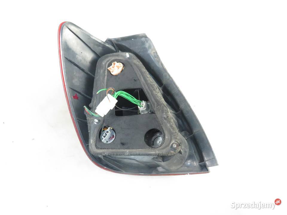 LAMPA PRAWA TYLNA TOYOTA COROLLA Verso E12