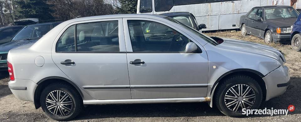 Skoda Fabia sedan 14MPI 51KW 69 AME FNK 9102 NA Piotrków Trybunalski