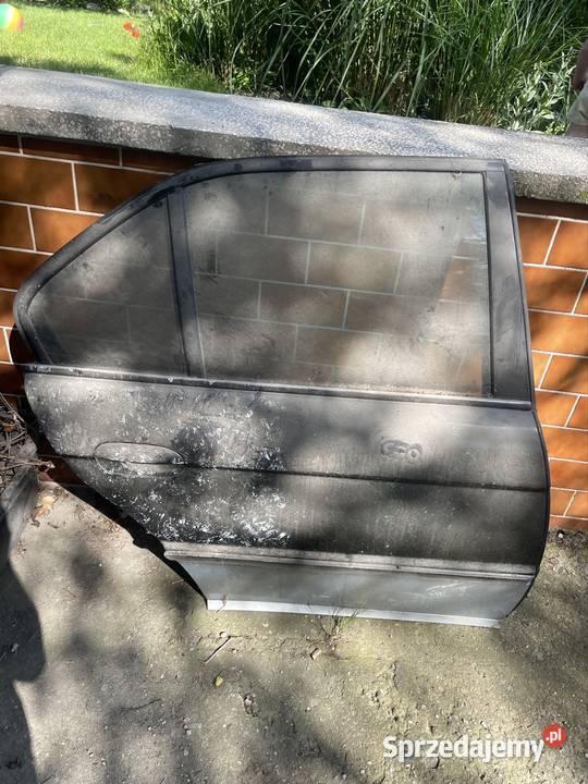 BMW E38 drzwi prawy tył Drzwi Domasław