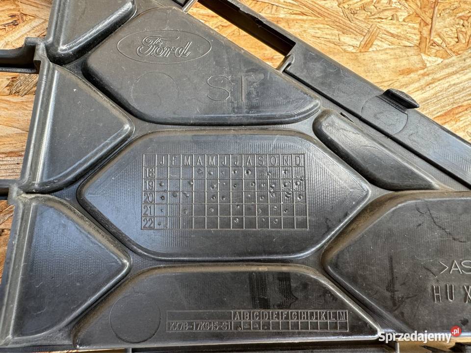 Środkowa kratka zderzaka przód Ford focus mk4 Sieraków