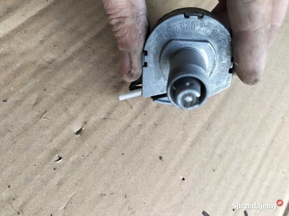 WŁĄCZNIK DMUCHAWY NAWIEWU MERCEDES W124