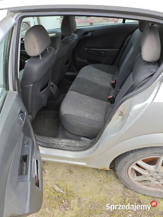 Opel Astra H 17 cdti 2008 diesel 125 Warka