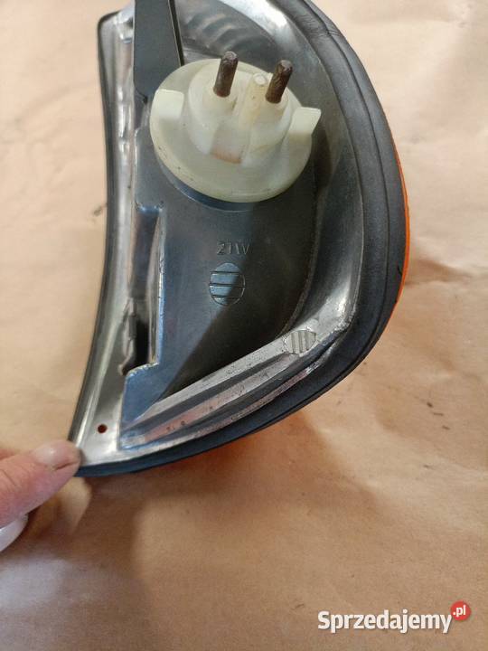 Kierunkowskaz prawy przód Mercedes W 123 osobowe