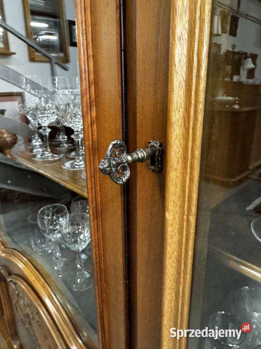 Ludwikowski kredens biblioteczka witryna Ełk