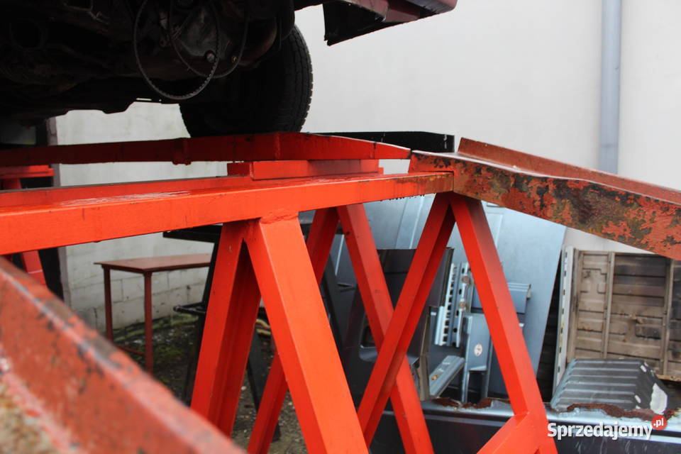 Sprzedam solidną i wytrzymałą rampę najazdową