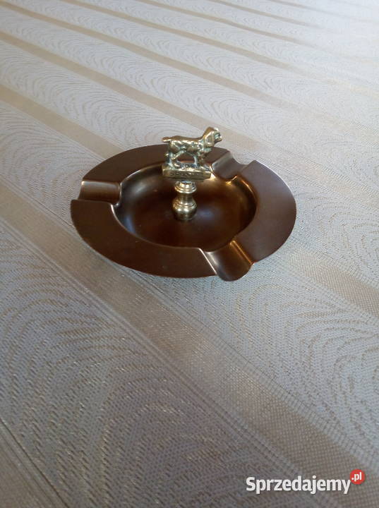 Popielniczka z pieskiem miedz patyna Angielska Ostrów Wielkopolski