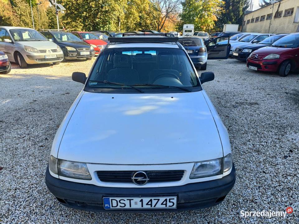 Kultowa astra F kombi 16 ważne opłaty Kłodzko