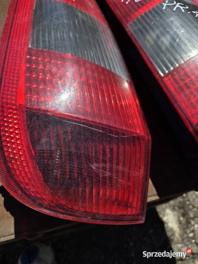 Lampy tylne Ford Fiesta MK6 Łagów