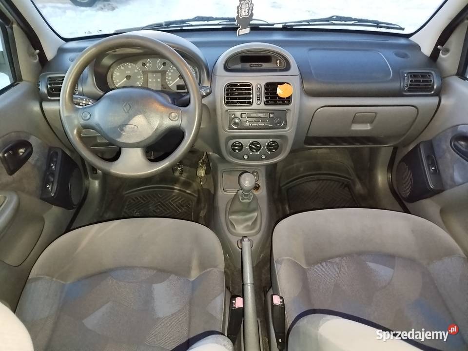 Renault Clio 12 Benzyna 2000 5 drzwi wspomaganie srebrny Clio Świdnik