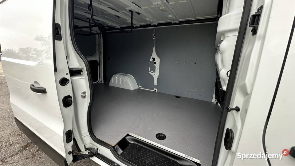 Rata 750 Navi Kamera Long 113 zarejestrowan elektryczne szyby Masłowo