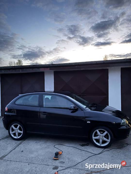 Seat Ibiza 14 16V 100 2004 r Ibiza Legnica