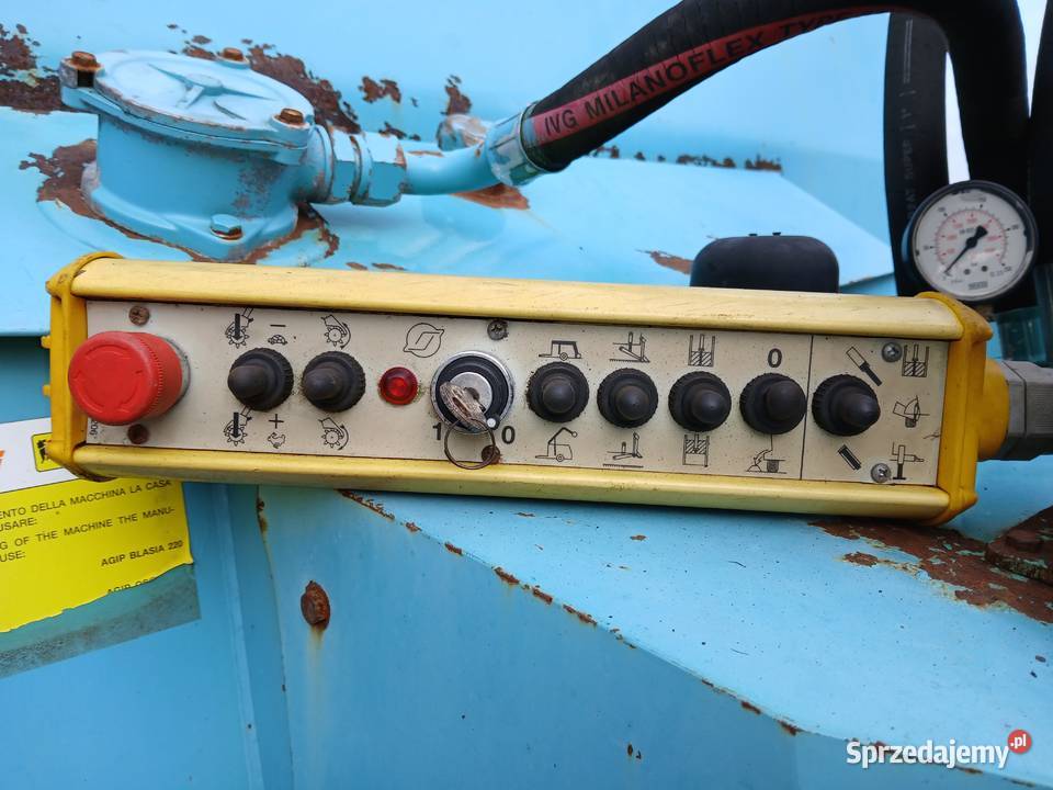 Paszowóz pionowy samozaładowczy Setter 13 m3 nieuszkodzony Ryki