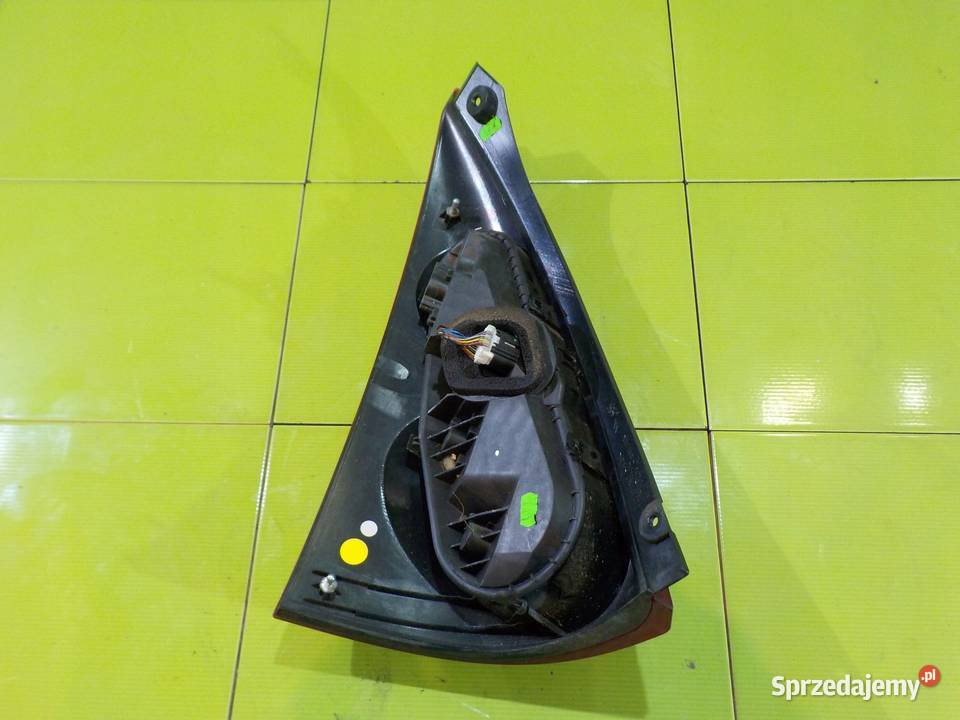 PEUGEOT 107 LIFT II 12r lampa prawa tyl tylna Suków