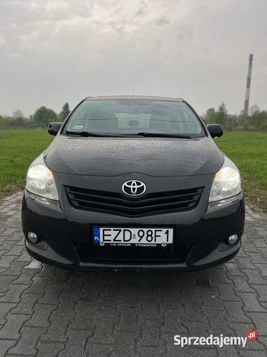 Toyota Verso 18 BenzLpg 7 osobowy hak kamera łódzkie Zduńska Wola