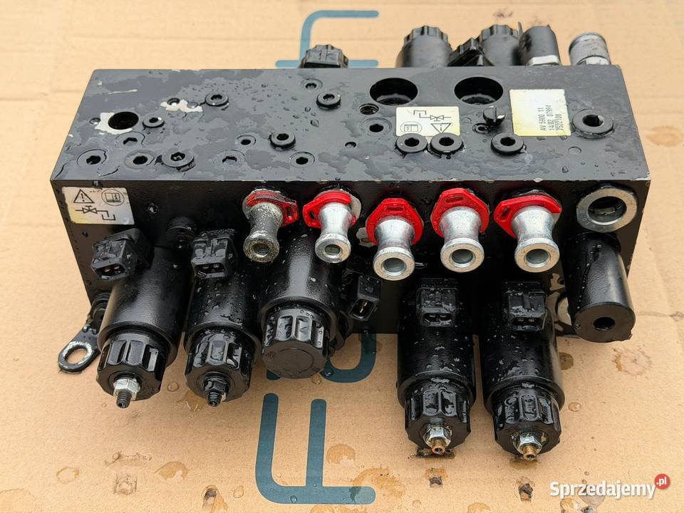 Rozdzielacz hydrauliczny na elektrozaworach Układ kierowniczy Części maszyn i innych pojazdów śląskie Antonie