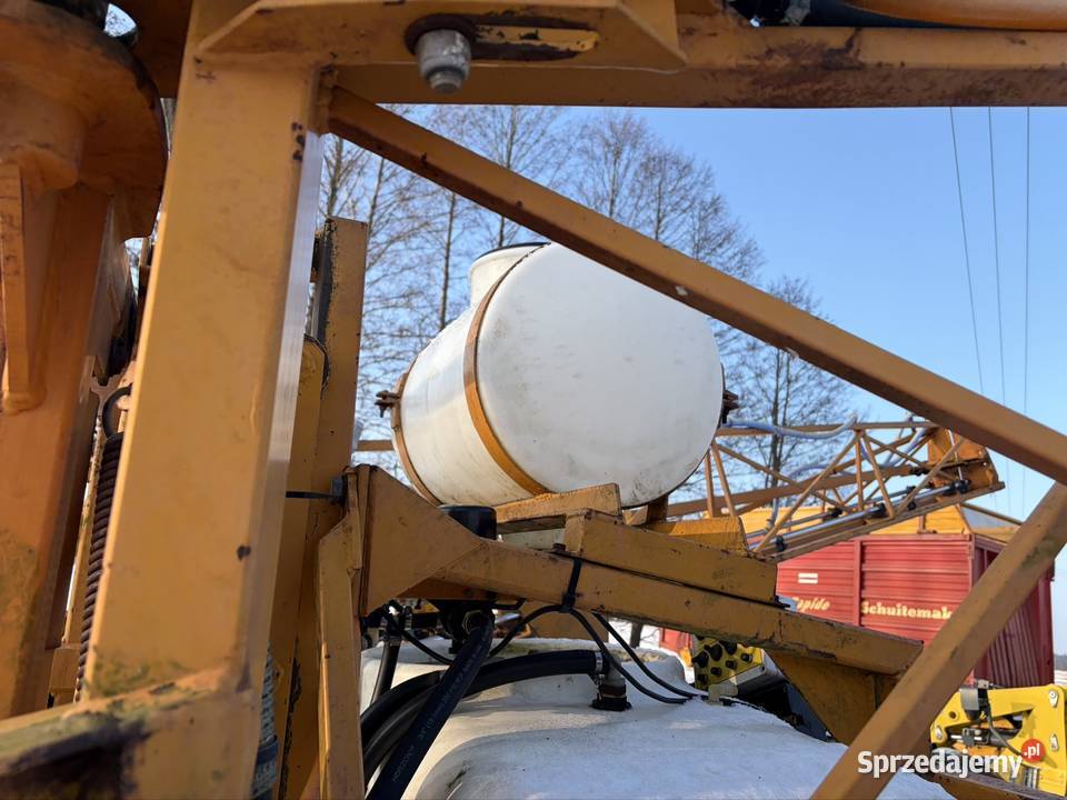 Opryskiwacz zawieszany uszkodzony sprzedam