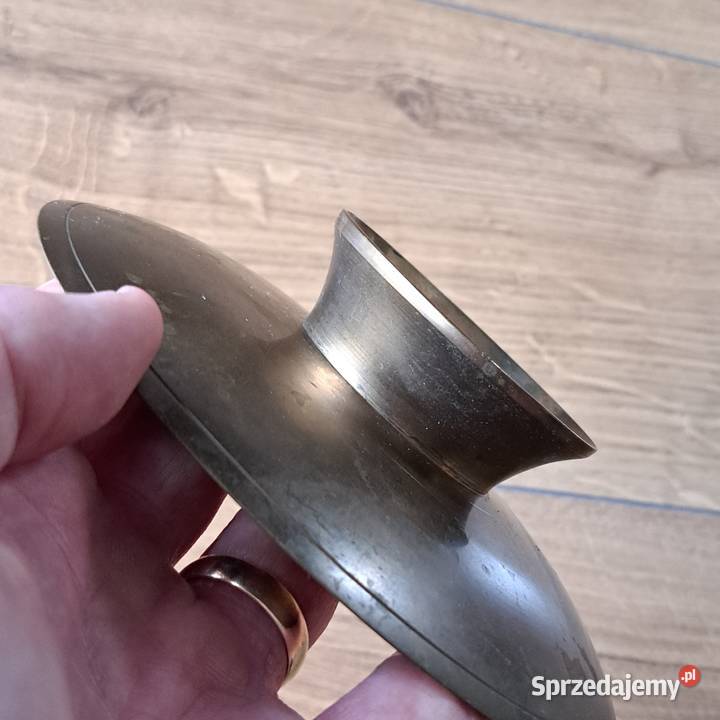 Dekoracyjna patera mosiężna z motywem kwiatowym Domaszczyn