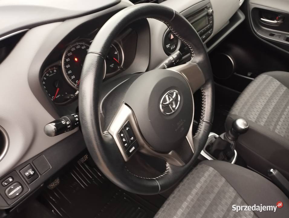 toyota yaris salon serwis I wł 45 przebiegu kupiony w polskim salonie Warszawa