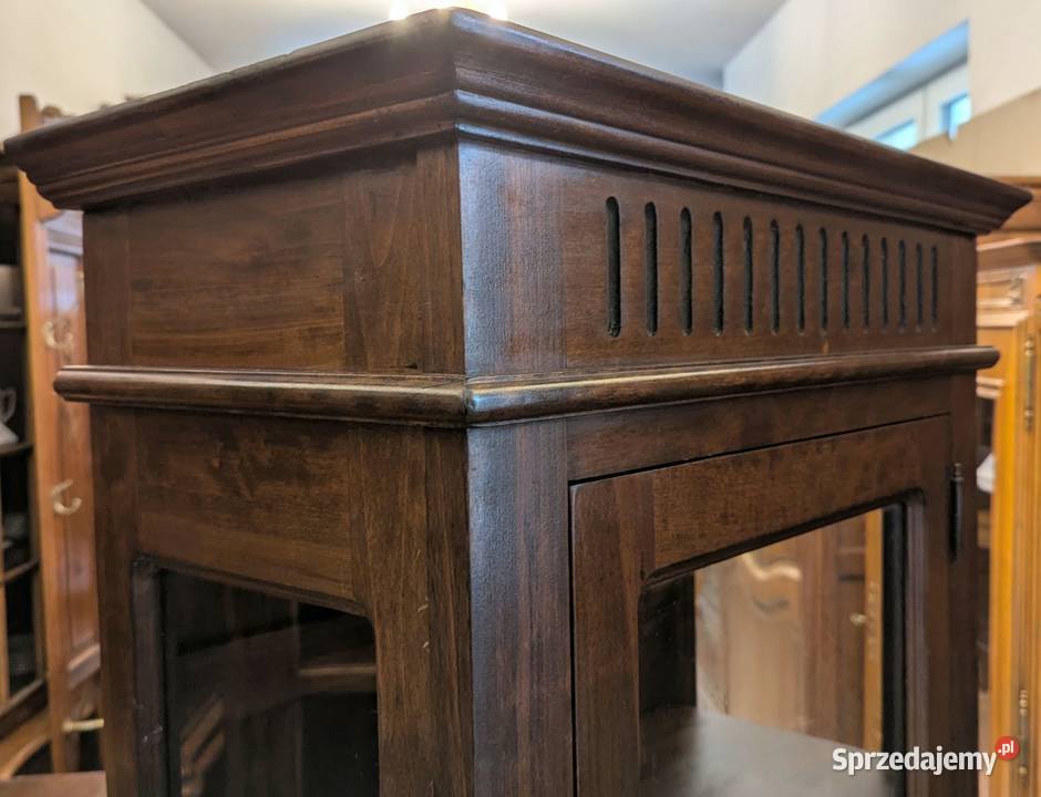 Nieduża witryna serwantka kolonialnasklep Meble śląskie Dąbrowa Górnicza